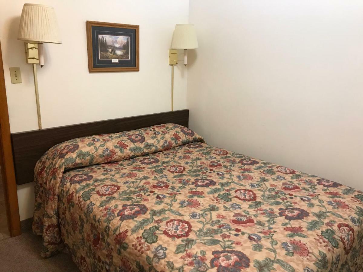 Grand Motel